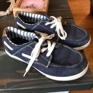Sonoma boys shoes size 4 used blue
